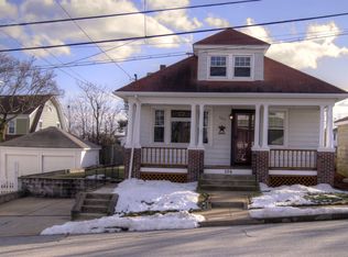 104 Bailey St, Cranston, RI 02920