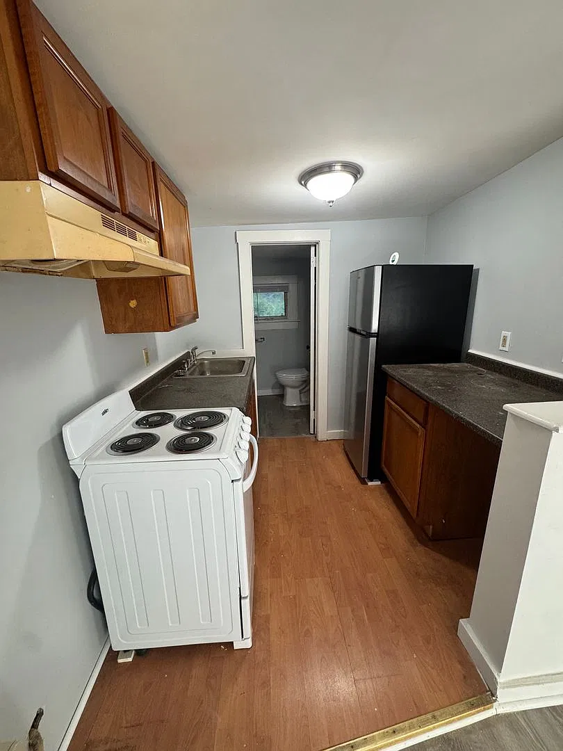 120 Main St. — Photo 1