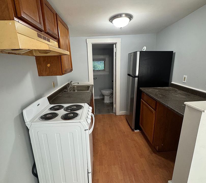 1st image of 120 Main St #8
