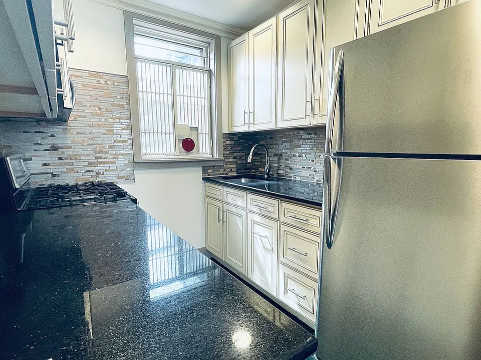 1st image of 40 Troutman St #2