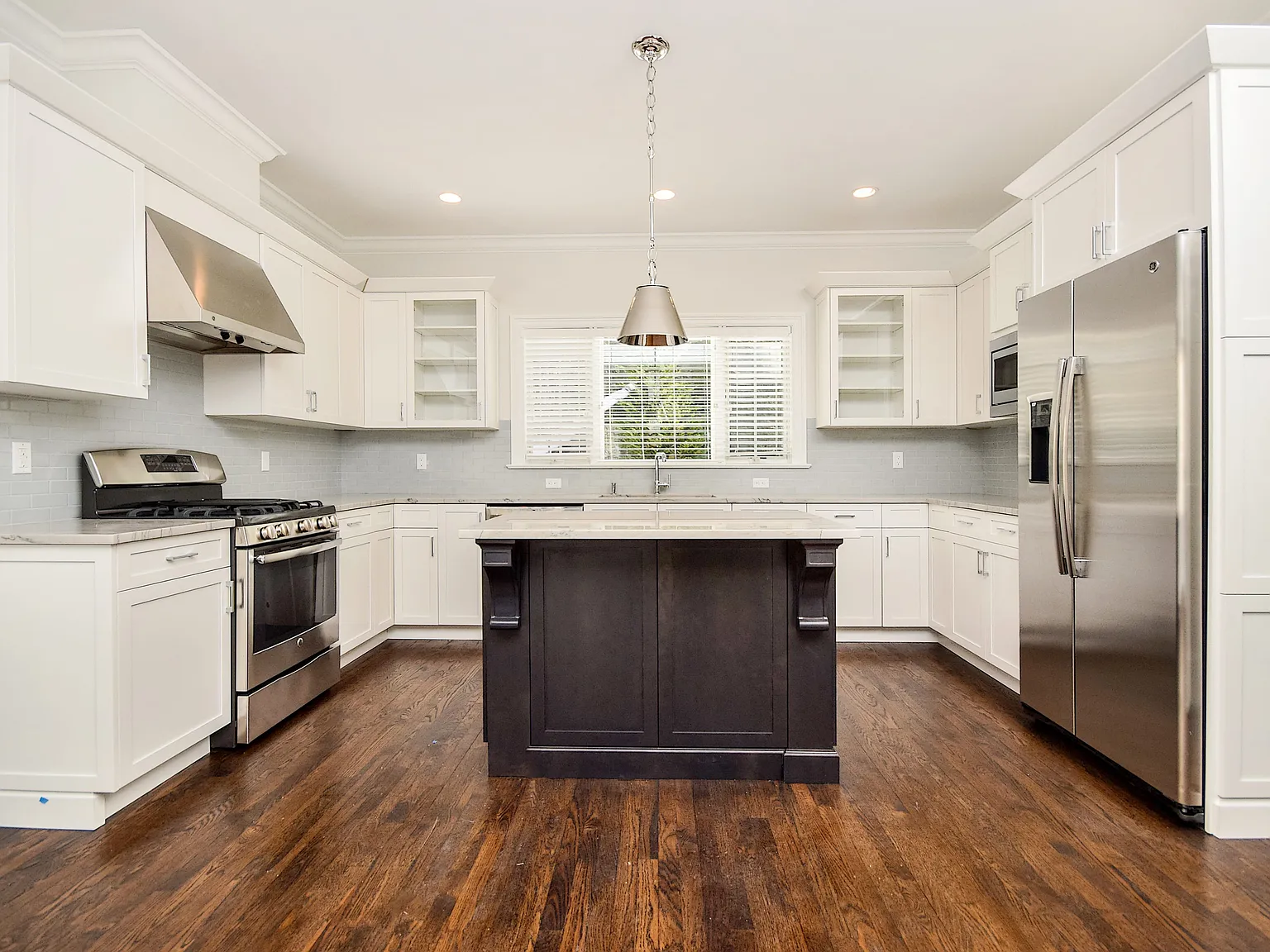 4 bed, 4.5 bath, 2257 sqft, $11,850 — Photo 4
