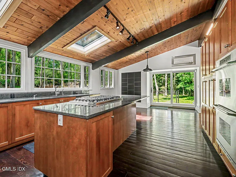 424 Cognewaugh Rd — Photo 9