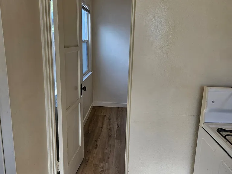 5728 Adelaide Ave — Photo 14