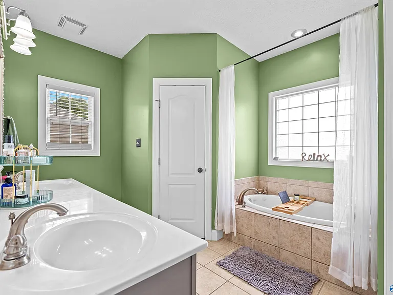 25850 Iron Gate Dr — Photo 32
