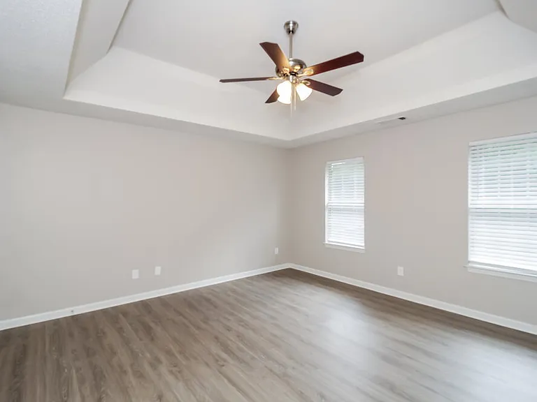4548 White Rd — Photo 13