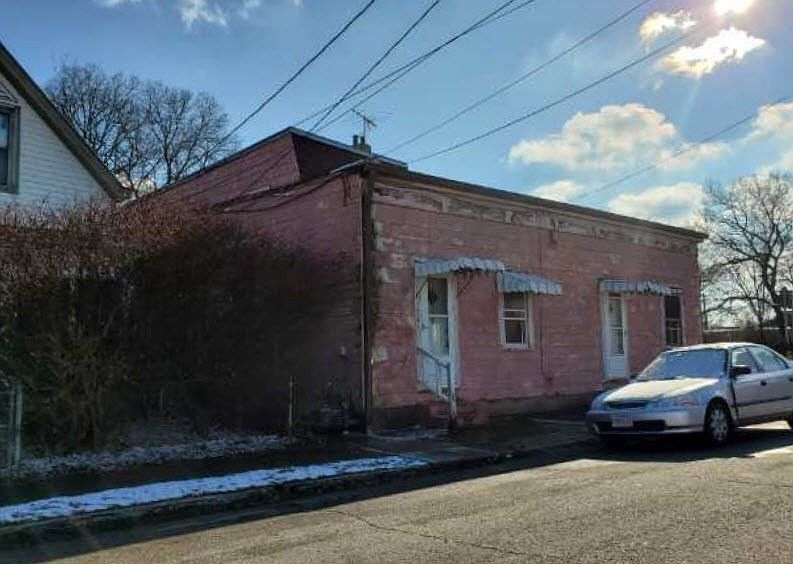 2nd image of 5604 James St