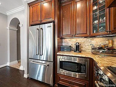 202 Walnut Blvd — Photo 4