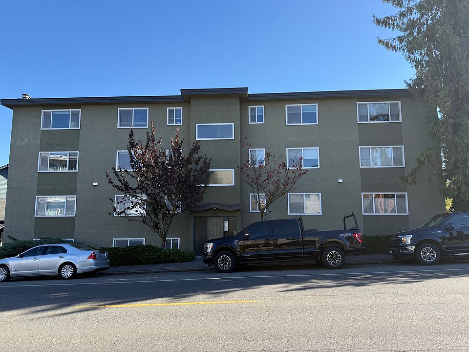 1st image of 900 N 73rd St