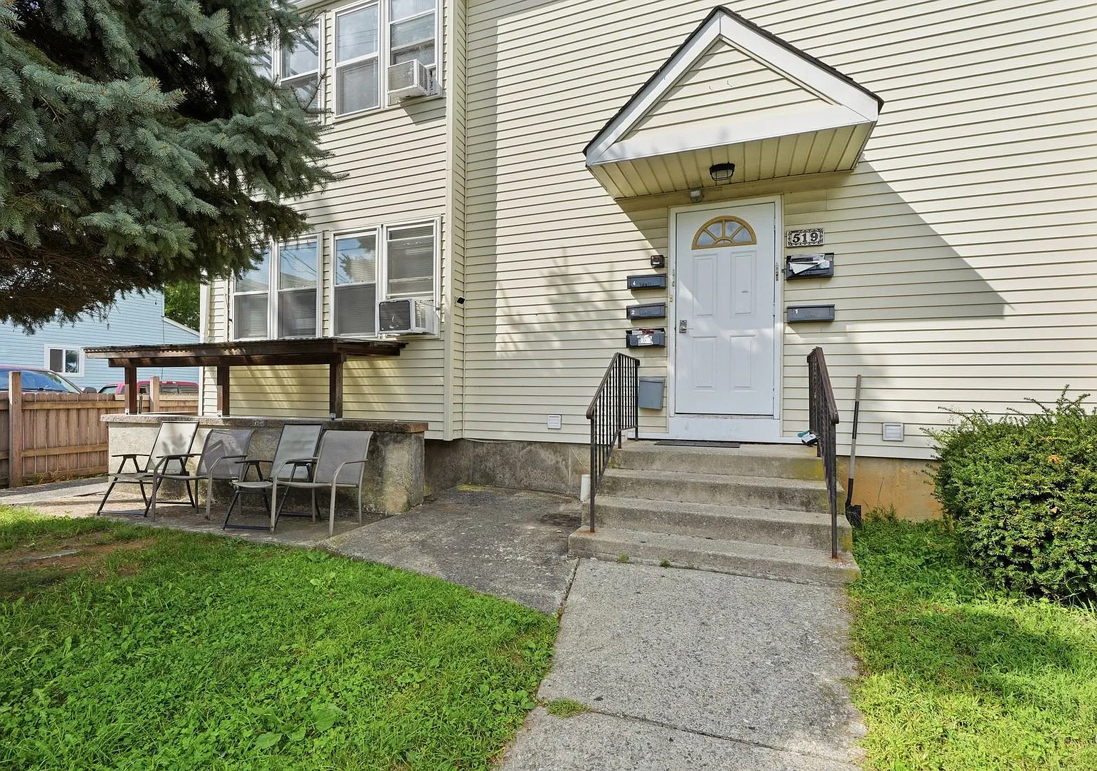 519 Valley Street — Photo 2