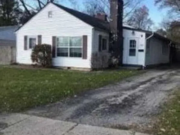 1523 Orkney Dr, South Bend, IN 46614