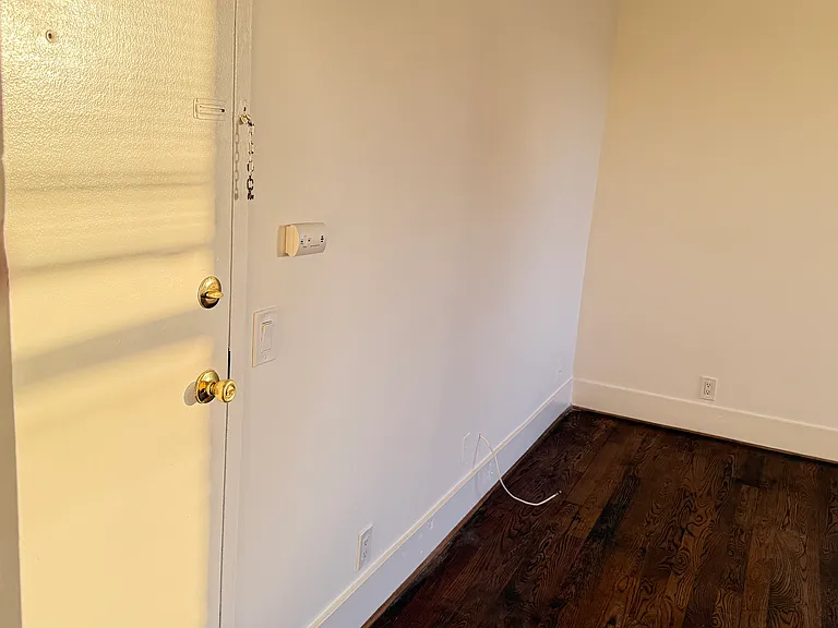 120 Westminster Ave #17 — Photo 6