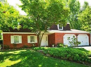 2346 Nevin Dr, Pittsburgh, PA