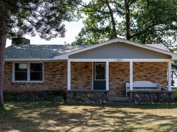 1051 N Crooked Lake Dr, Lake, MI 48632