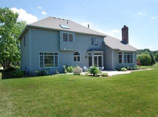 3401 Greenwood Ln, Saint Charles, IL 60175