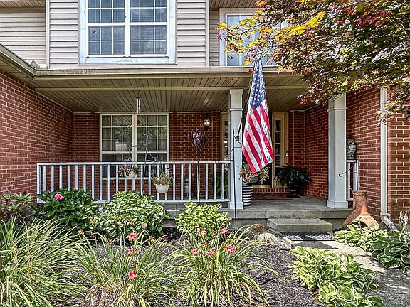 3rd image of 5933 Whitehorse Ct