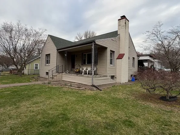 702 Newport Rd, Bristol, PA 19007