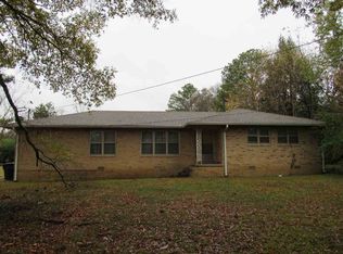 461 Mill St, Hollow Rock, TN 38342