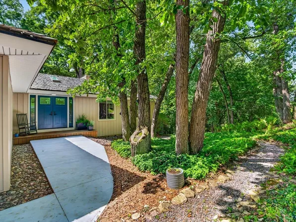 7116 Applewood Dr, Madison, WI 53719