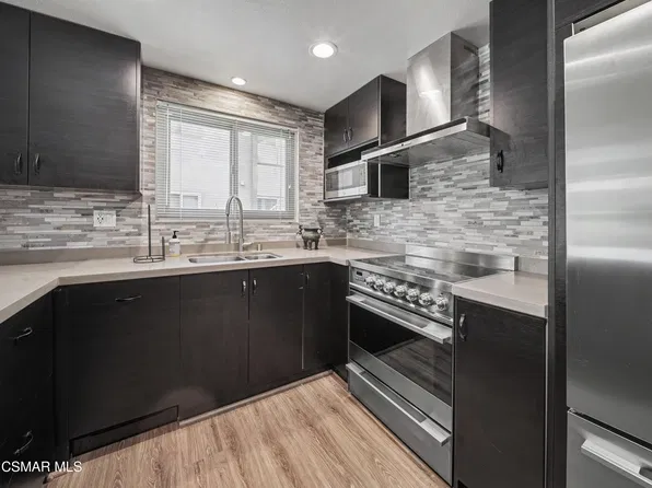 248 Oak Leaf Dr #101, Thousand Oaks, CA 91360