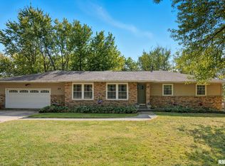 211 Longview Dr, Geneseo, IL 61254