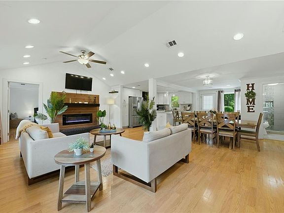 4th image of 2710 Hedgewood Dr NW