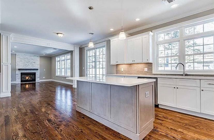 2nd image of 136 Cornwell Ave