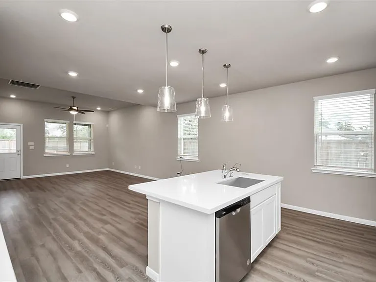 5810 Linda Cove Ln — Photo 7