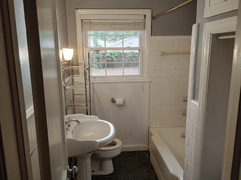 5416 Waters Dr — Photo 5