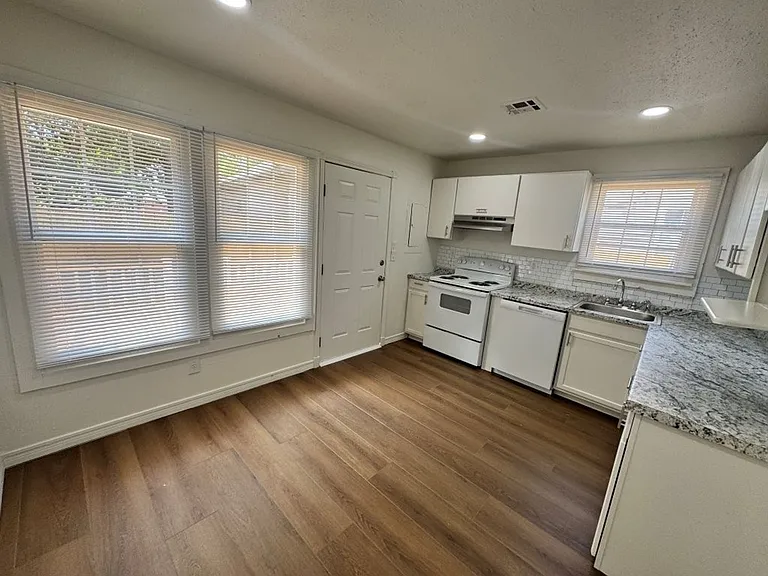 1417 W Idaho Ave — Photo 7