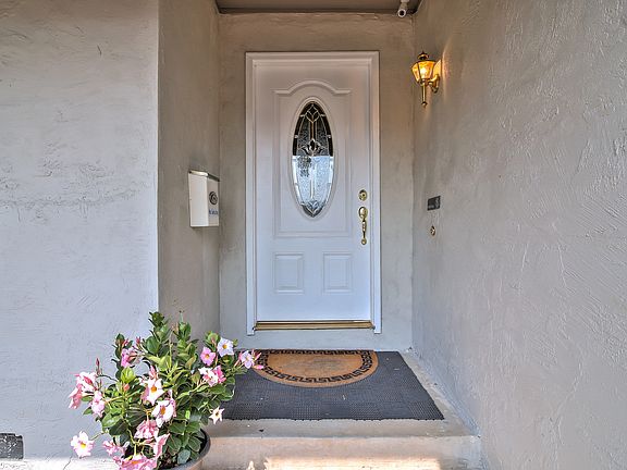 5th image of 5001 Royal Estates Ct