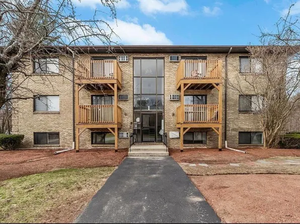 1 Lancelot Ct APT 7, Salem, NH 03079