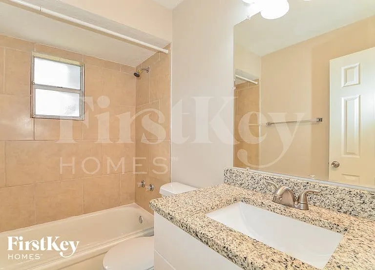 561 Hibiscus Rd — Photo 13