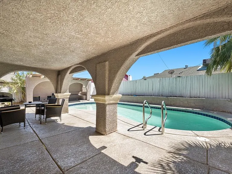 2571 Vegas Valley Dr — Photo 33