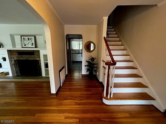 5th image of 56 Grandview Pl