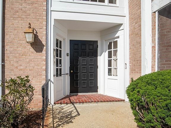 3rd image of 41 Jessica Dr APT D