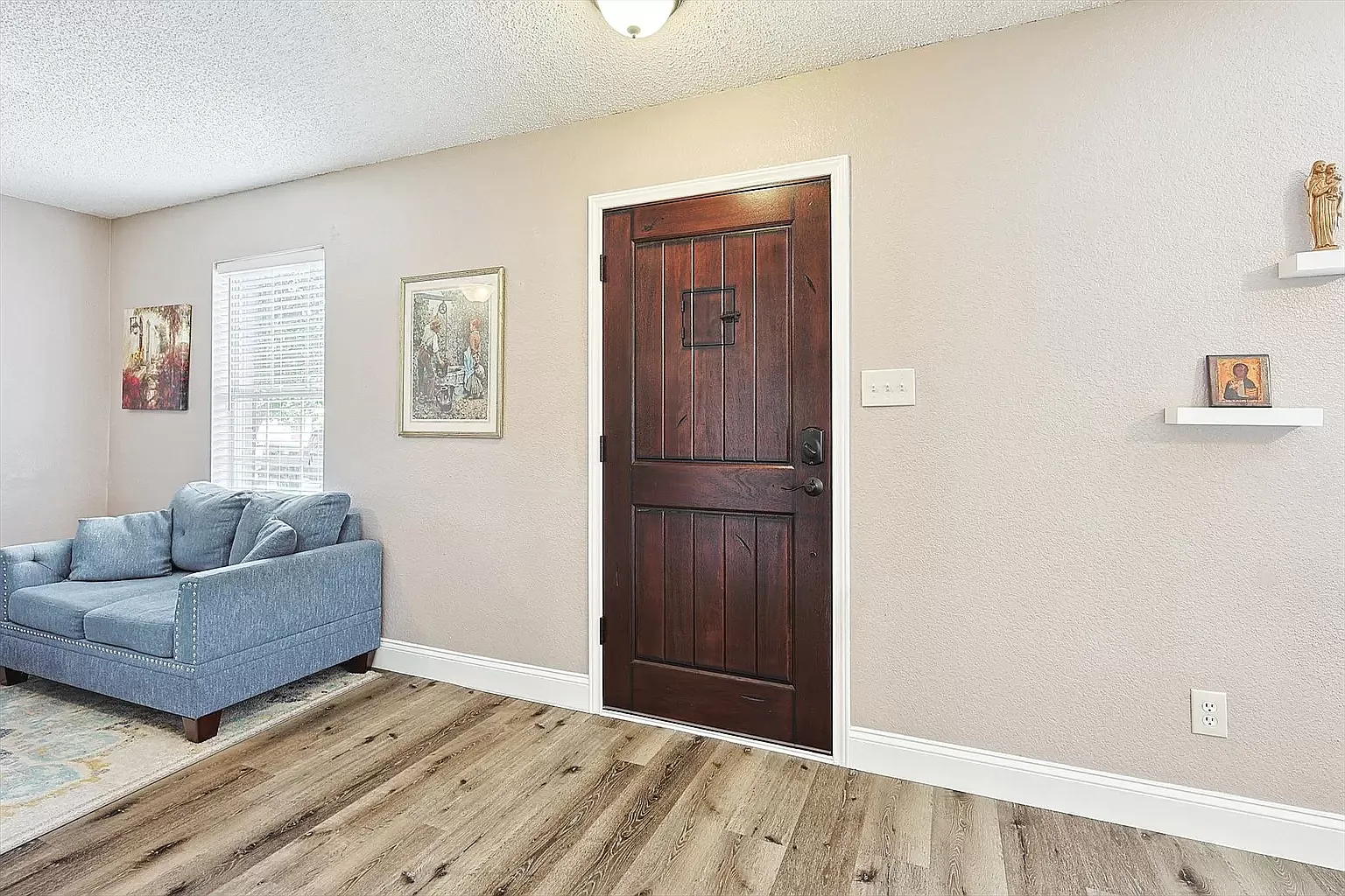3 bed, 2.5 bath, 1770 sqft, $2,950 — Photo 2