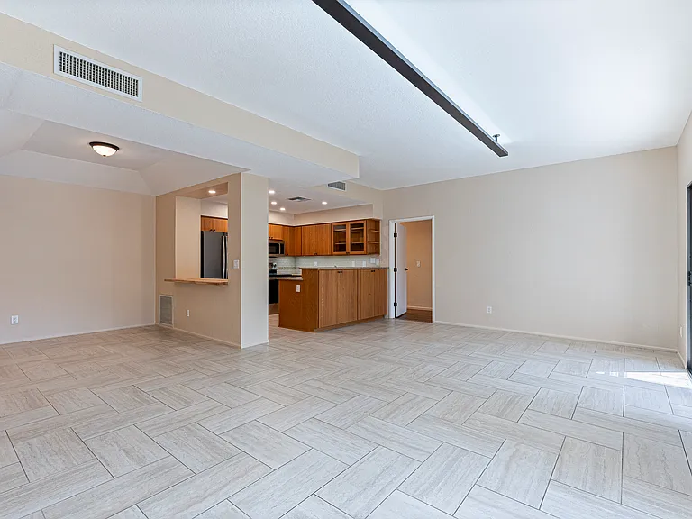 5557 N Crystal Mist Pl — Photo 6