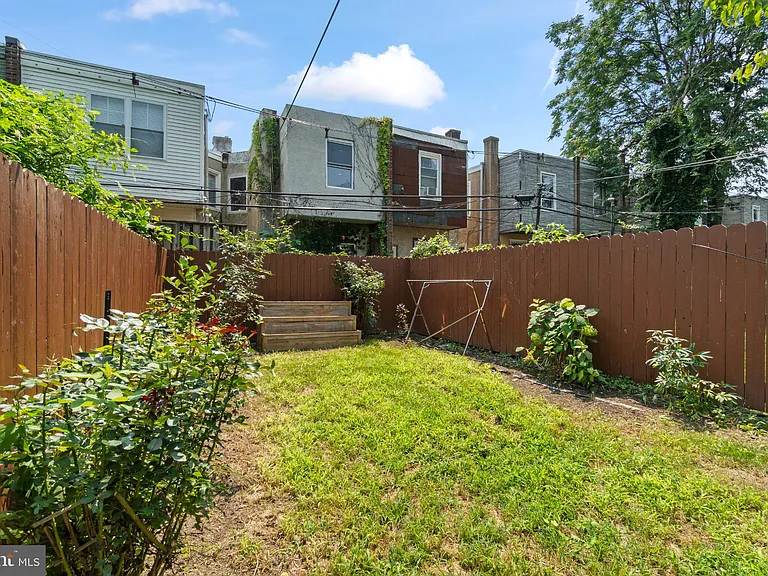 426 W Winona St — Photo 18