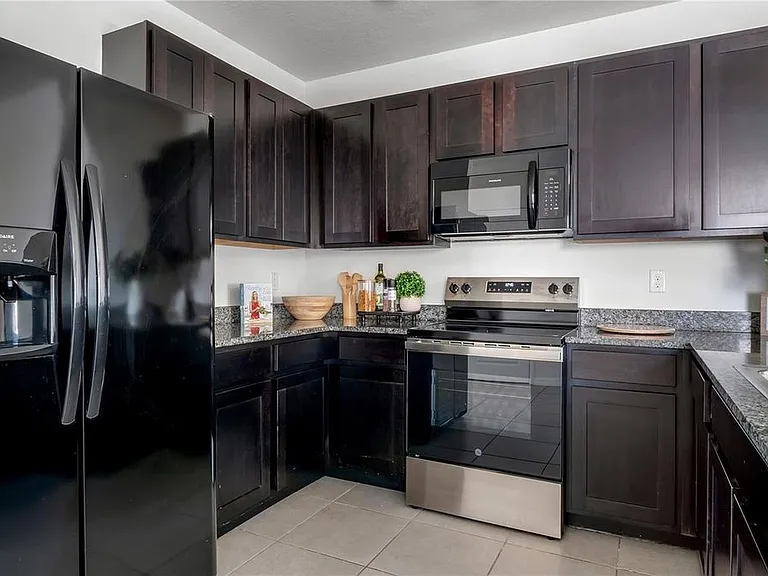 3503 Diamond Leaf Ct — Photo 2