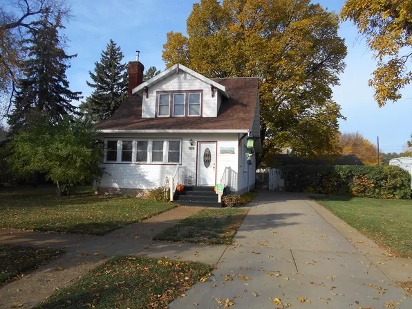 417 Central Ave N, Hazen, ND 58545