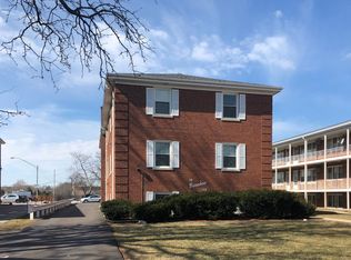 1950 Parkside Dr APT 2A, Park Ridge, IL 60068