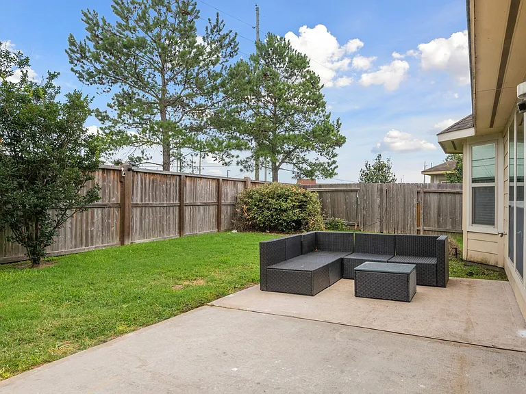 21930 Cascade Hollow Ln — Photo 35