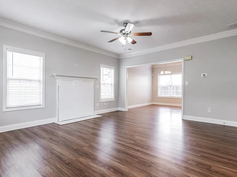 4100 Springvale Way — Photo 5