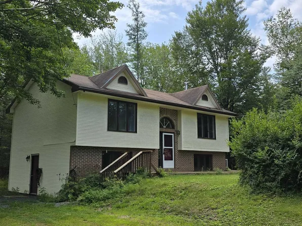83 Samuel Oickle Rd W, Lunenburg, NS B4V 8J2