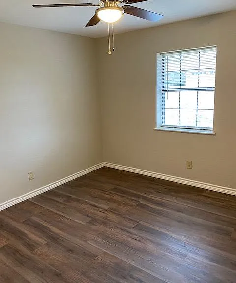 1402 Center Dr — Photo 6