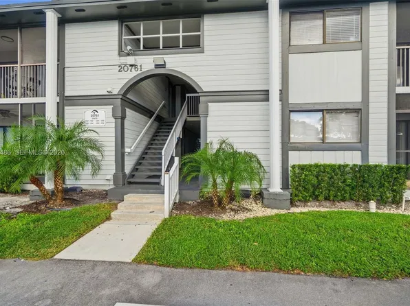 20761 NE 4th Pl APT 104, Miami, FL 33179