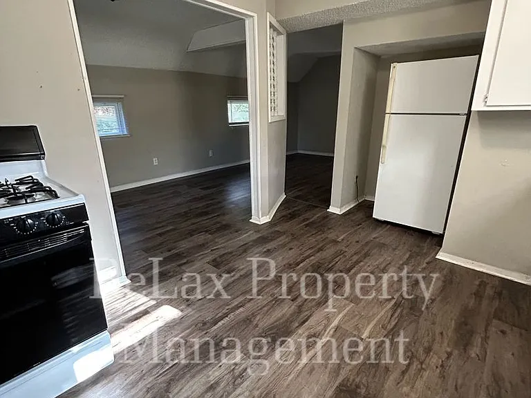 207 Avon St — Photo 3