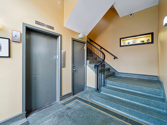 2nd image of 1801 W Larchmont Ave APT 316