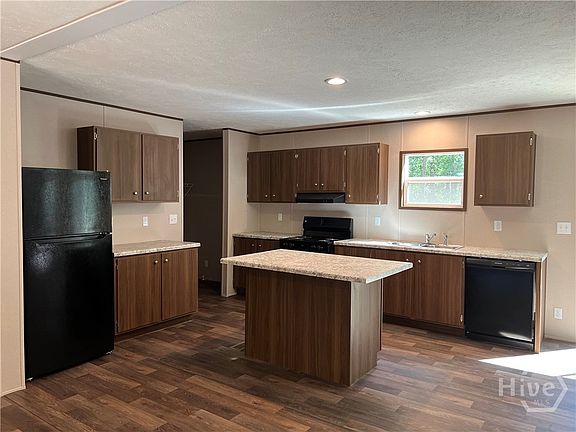 2nd image of 731 Pearwood Rd.