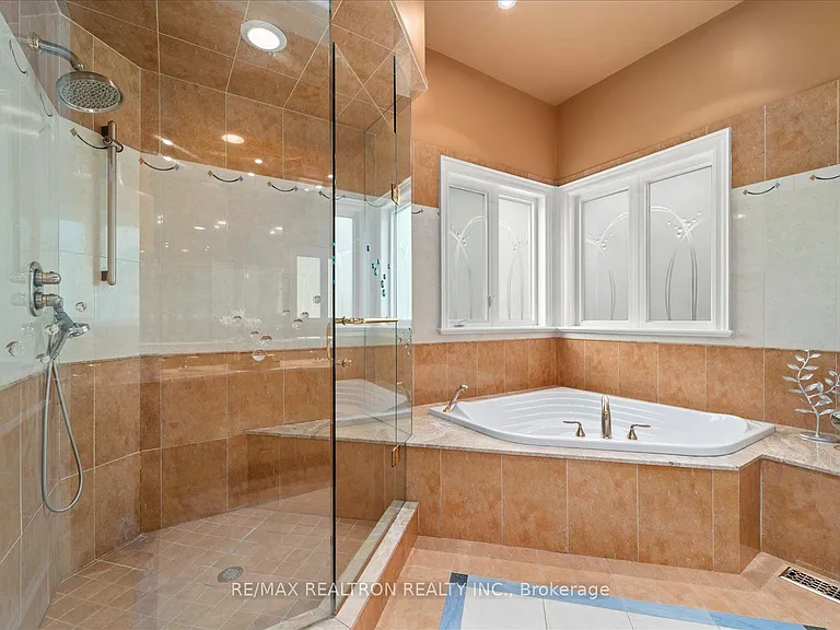 48 Arnold Ave — Photo 32